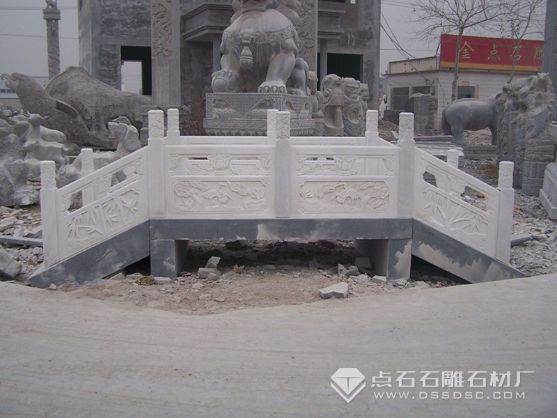 ���������� С��ʯ����